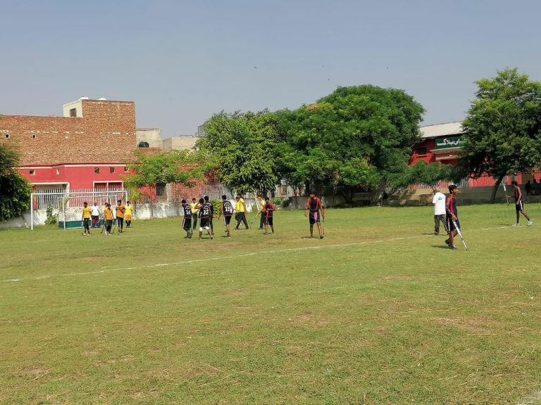 محکمہ تعلیم جنوبی پنجاب کے زیر اہتمام سکول ہاکی لیگ کے ایک میچ کا منظر
